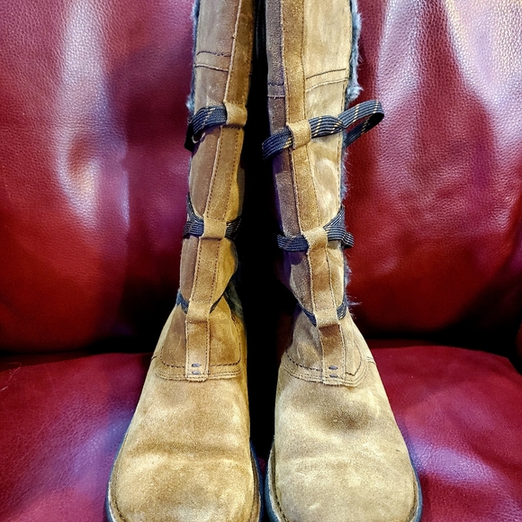 Clark's boots fur lined - Picture 2 of 10